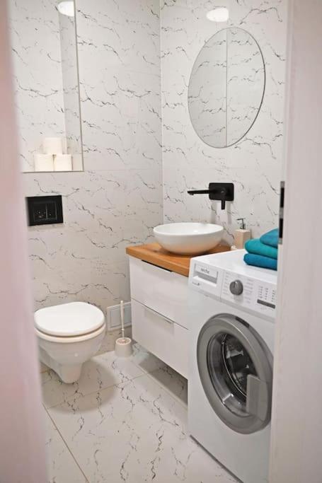 7A Dream Apartment 7A Si Parcare Орадеа Екстериор снимка